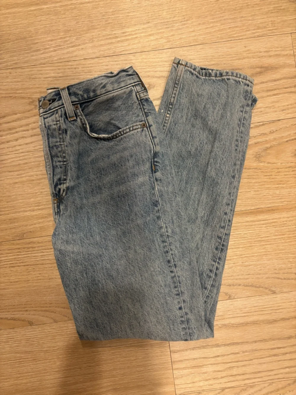 Aritzia Denim Forum Relaxed Light Blue Women’s Jeans
